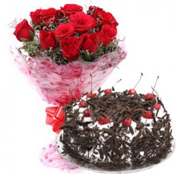 Red Roses with 1/2 Kg Black Forest Cake